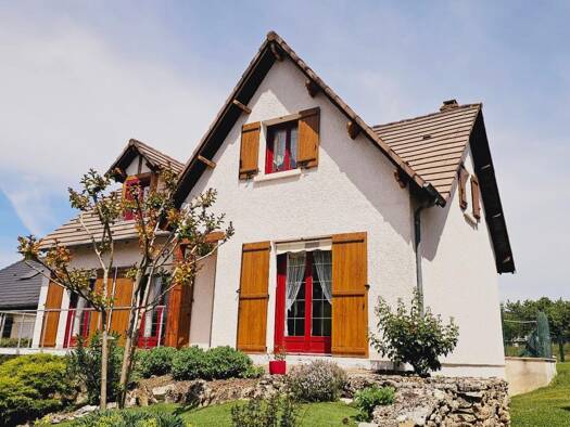Maison à vendre 245 300 € 5 pièces 4 chambres 128,8 m² 697 m² de terrain Val d'Auron Bourges 18000