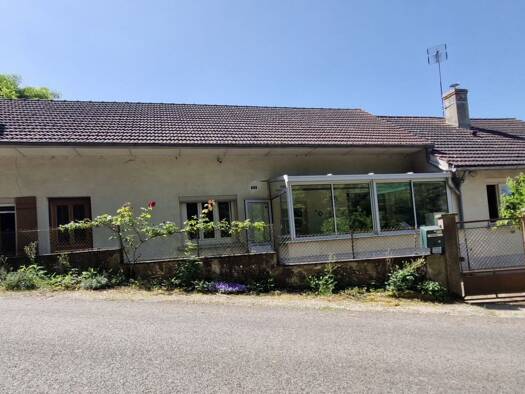 Maison de plain-pied à vendre 149 000 € 4 pièces 3 chambres 114 m² 1 660 m² de terrain Labergement-lès-Seurre 21820