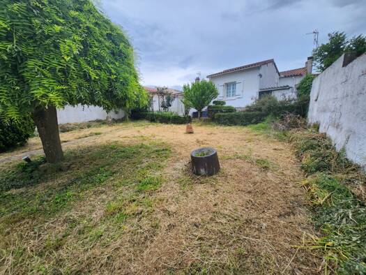 Maison à vendre 167 400 € 5 pièces 3 chambres 102,2 m² 357 m² de terrain Centre Urbain Luçon 85400