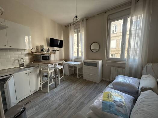 Appartement à louer 380 € 1 pièce 22 m² 1er étage Saint-Étienne 42000