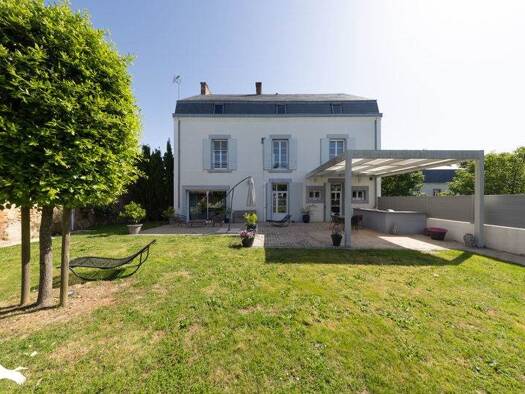 Maison à vendre 783 000 € 8 pièces 5 chambres 315 m² 1 403 m² de terrain Nesmy 85310
