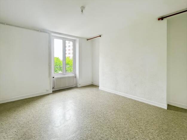 Appartement à louer 478 € 1 pièce 34,1 m² Dernier étage, Étage 2/2 Bourgogne-Pasteur Orléans 45000