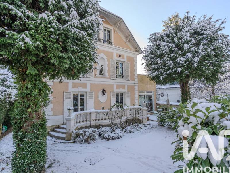 Maison à vendre, 200m², SAINT MAUR DES FOSSES