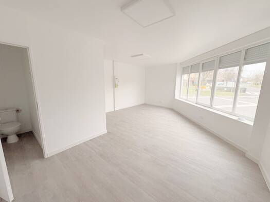 Local d'activités à louer 1 150 € 31,2 m² d'espace de stockage Saint-Crépin-Ibouvillers 60149