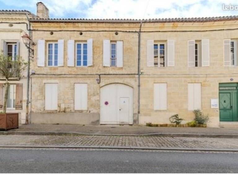 Appartement à louer 550 € 3 pièces 2<br/>chambres 54,1 m²<br/>superficie Dernier étage, 1/1<br/>étage Castillon la Bataille 33350