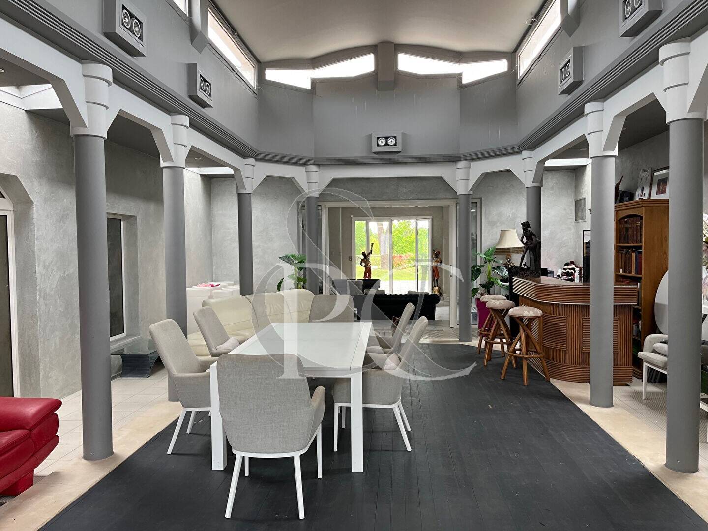Maison à vendre, 371m², LE FENOUILLER