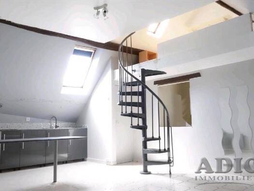 Appartement à vendre 93 000 € 1 pièce 24 m² 2ème étage Ouest Centre Sud Dammartin-en-Goële 77230