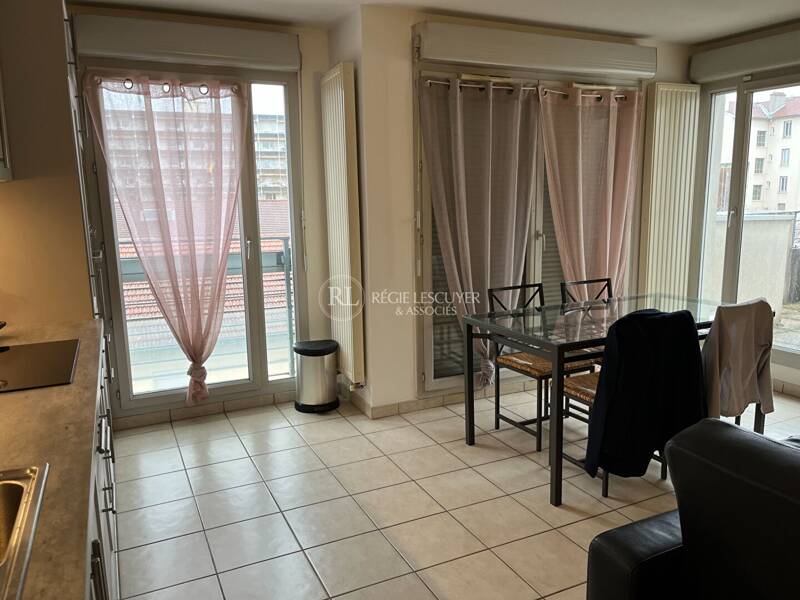 Maison à louer, 57m², LYON 8E