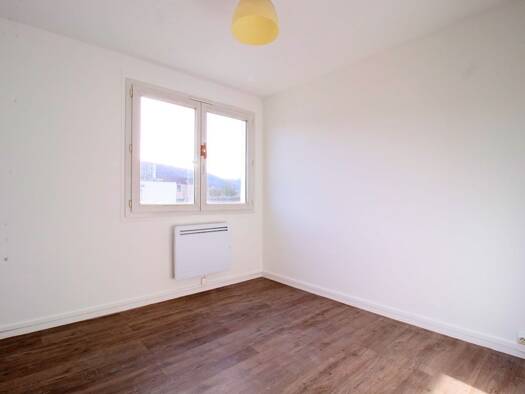 Appartement à louer 595 € 3 pièces 2 chambres 63 m² Étage 4/4 Table de Pierre-Preaux-Val Saint Martin Darnétal 76160