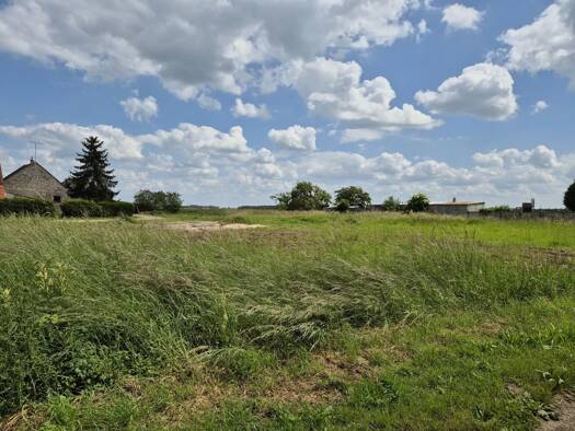 Terrain constructible à vendre 29 000 € 881 m² de terrain Juranville 45340