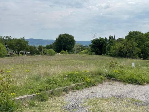 Terrain constructible à vendre 90 000 € 400 m² de terrain La Brillanne 04700