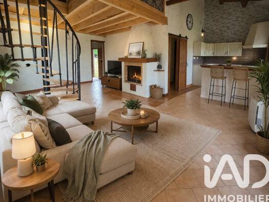 Maison de plain-pied à vendre 148 500 € 4 pièces 3 chambres 92,2 m² 1 600 m² de terrain Lavoûte-Chilhac 43380