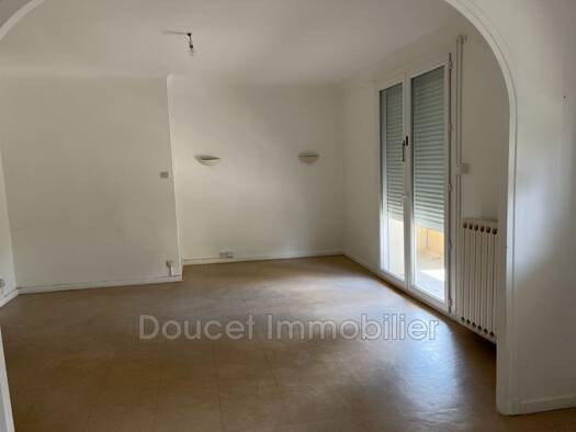 Appartement à louer 650 € 3 pièces 2 chambres 65,7 m² Étage 2/5 Béziers 34500