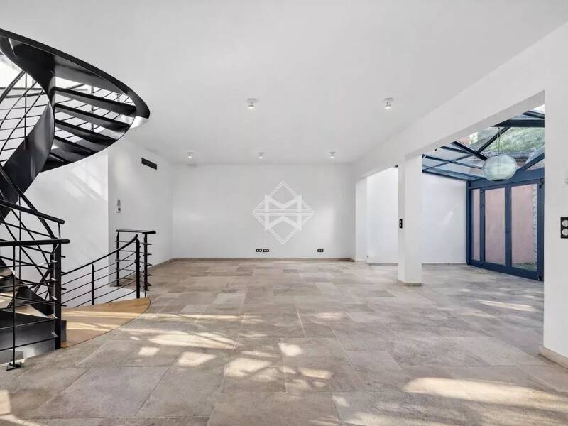 Maison à louer, 360m², PARIS 14E