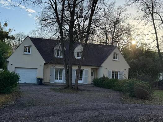 Villa à louer 2 890 € 9 pièces 6 chambres 159,9 m² 5 000 m² de terrain Lamorlaye 60260