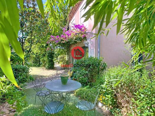 Maison à vendre 750 000 € 7 pièces 4 chambres 180 m² 1 380 m² de terrain Villeneuve-Lès-Avignon 30400