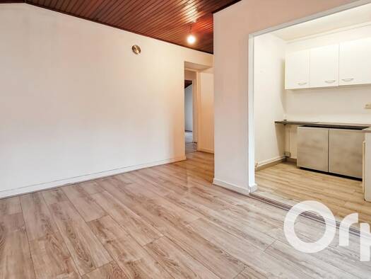Appartement à louer 495 € 2 pièces 2 chambres 52,4 m² 2ème étage Vieux Bourg Livron-sur-Drôme 26250