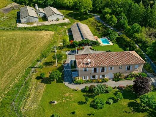 Maison à vendre 785 000 € 11 pièces 5 chambres 195,29 m² 67 662 m² de terrain La Robine-sur-Galabre 04000