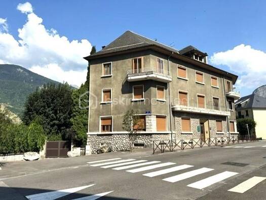 Appartement à vendre 165 000 € 3 pièces 2 chambres 90,3 m² RDC/3 Bastille-L'Epine Saint-Jean-de-Maurienne 73300