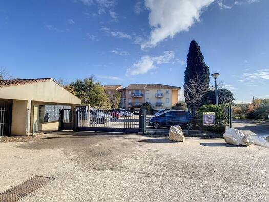 Appartement à vendre 97 000 € 2 pièces 1 chambre 46 m² Étage 2/2 Generat Sorgues 84700