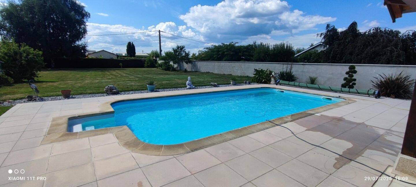 Maison à vendre, 196m², SAINT CYR SUR MENTHON