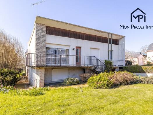 Maison à vendre 199 900 € 7 pièces 5 chambres 177,8 m² 2 151 m² de terrain Cossé-le-Vivien 53230