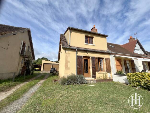 Maison à vendre 79 000 € 4 pièces 3 chambres 84 m² 756 m² de terrain Saint-Bonnet-Tronçais 03360