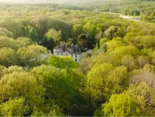 Château à louer 27 000 € 15 pièces 10 chambres 1 100 m² 210 000 m² de terrain Rochefort-en-Yvelines 78730