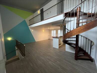 Maison à louer 915 € 4 pièces 3 chambres 129 m² Geoffroy Martel Saintes 17100