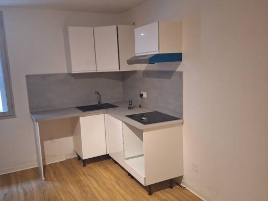 Duplex à louer 799 € 4 pièces 3 chambres 79 m² 1er étage Centre Ville Sud et Marly Tarascon 13150