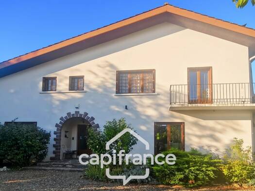 Maison à vendre 228 000 € 8 pièces 5 chambres 190 m² 1 638 m² de terrain Estang 32240