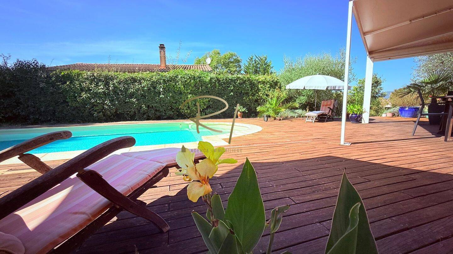 Maison à vendre, 148m², SAINT JEAN DE MARUEJOLS ET AVEJAN