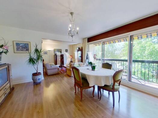 Appartement à vendre 380 000 € 4 pièces 2 chambres 79 m² Étage 2/3 Centre Ville Nord Ouest Fontainebleau 77300