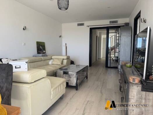 Appartement à vendre 224 000 € 5 pièces 4 chambres 102 m² Étage 2/2 Sud Pézenas 34120