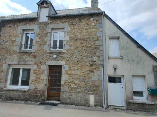 Maison de ville à vendre 105 000 € 4 pièces 2 chambres 84 m² 87 m² de terrain Ménéac 56490