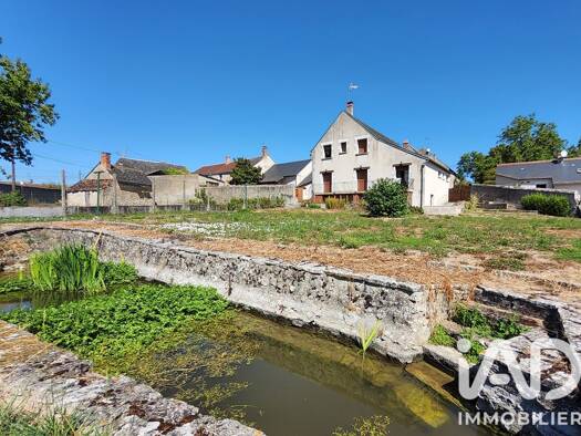Maison à vendre 249 000 € 10 pièces 9 chambres 239 m² 1 394 m² de terrain Suèvres 41500