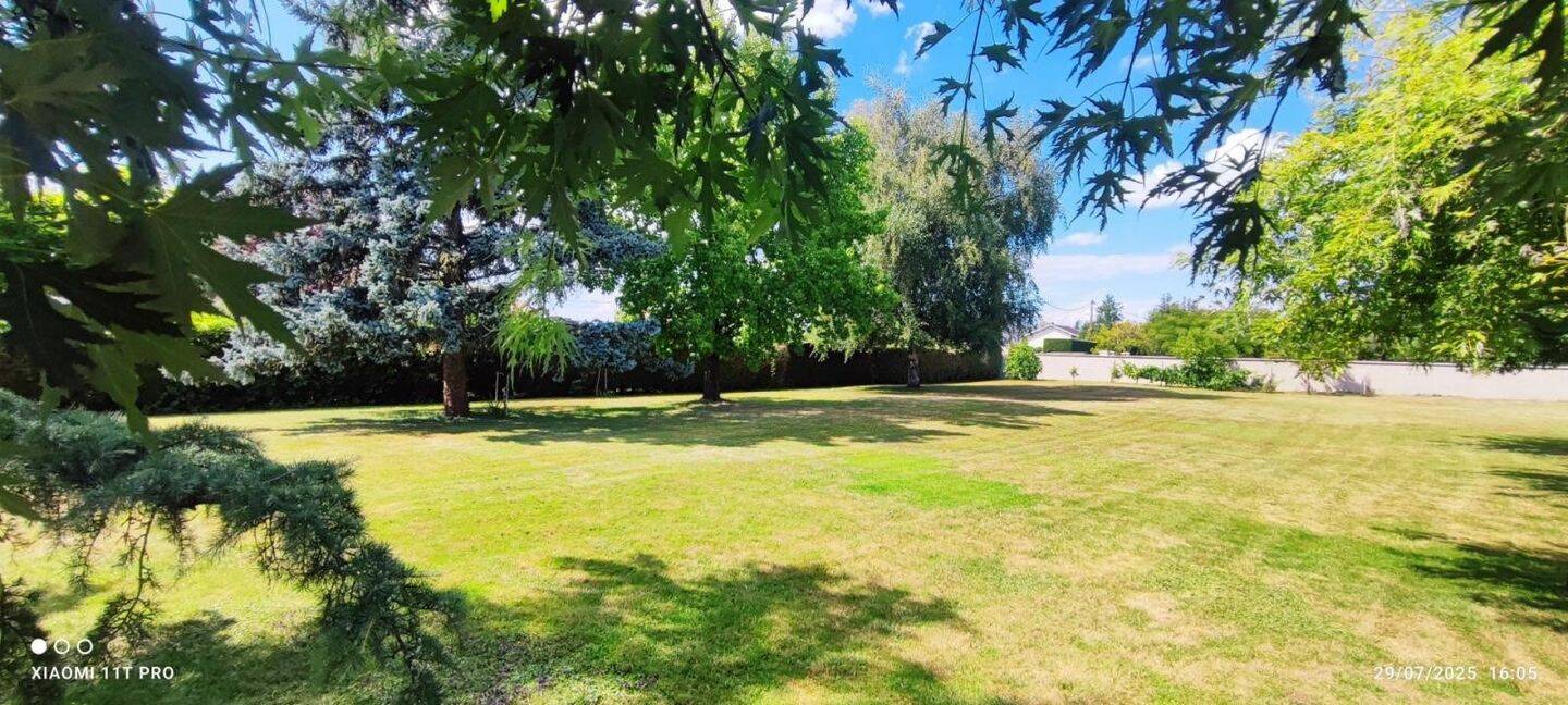 Maison à vendre, 196m², SAINT CYR SUR MENTHON