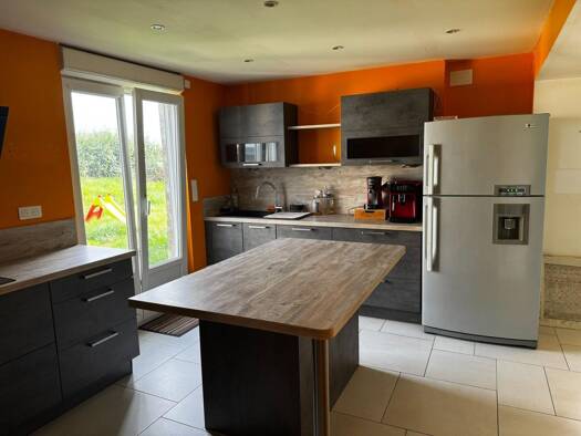 Maison à vendre 105 000 € 6 pièces 4 chambres 160 m² 919 m² de terrain Saint-Léger-du-Bois 71360