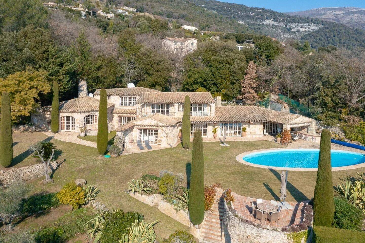 Maison à vendre, 420m², TOURRETTES SUR LOUP
