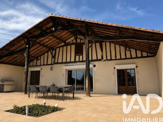 Maison de plain-pied à vendre 432 000 € 6 pièces 4 chambres 185 m² 9 482 m² de terrain Casteljaloux 47700