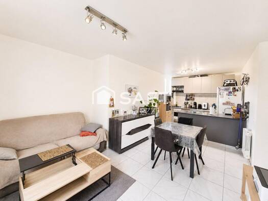 Appartement à vendre 145 000 € 3 pièces 2 chambres 52 m² 1er étage Est Eyguières 13430