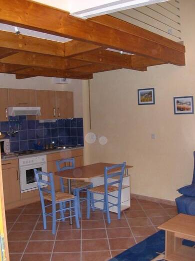Appartement à louer 500 € 1 pièce 32 m² 1er étage Fontcouverte Avignon 84000
