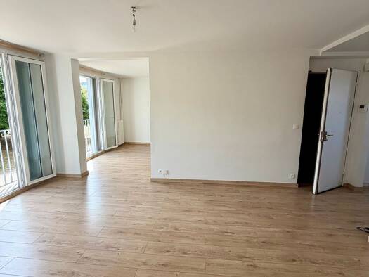 Appartement à louer 1 650 € 5 pièces 3 chambres 71,04 m² Étage 1/4 Grande Ceinture Saint-Germain-en-Laye 78100