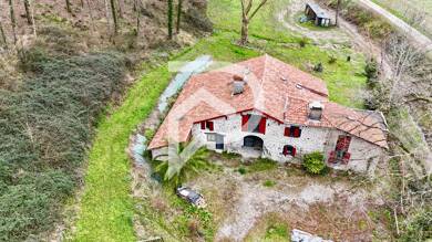 Maison à vendre 490 000 € 12 pièces 8 chambres 300 m² 12 788 m² de terrain Peyrehorade 40300