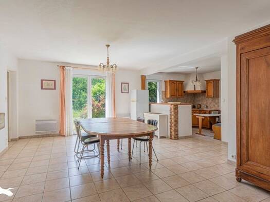 Maison de plain-pied à vendre 199 976 € 5 pièces 4 chambres 156 m² 223 m² de terrain Château-Renault 37110