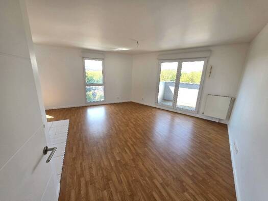 Appartement à vendre 360 000 € 3 pièces 2 chambres 68,15 m² Étage 5/12 Cité Pierre et Marie Curie Ivry-sur-Seine 94200