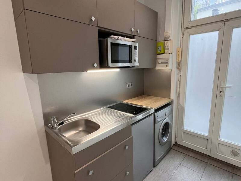 Maison à louer, 12m², PARIS 18E