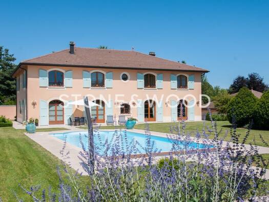 Maison à vendre 2 990 000 € 12 pièces 6 chambres 605 m² 3 100 m² de terrain Échenevex 01170