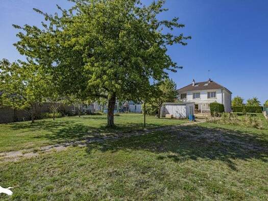 Maison à vendre 317 700 € 5 pièces 3 chambres 86 m² 1 320 m² de terrain La Ville Aux Dames 37700