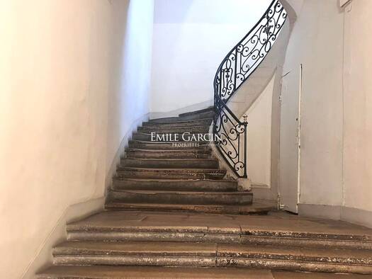 Local commercial à vendre 350 000 € 71 m² de surface de vente Sainte Avoie Paris 3ème arrondissement 75003